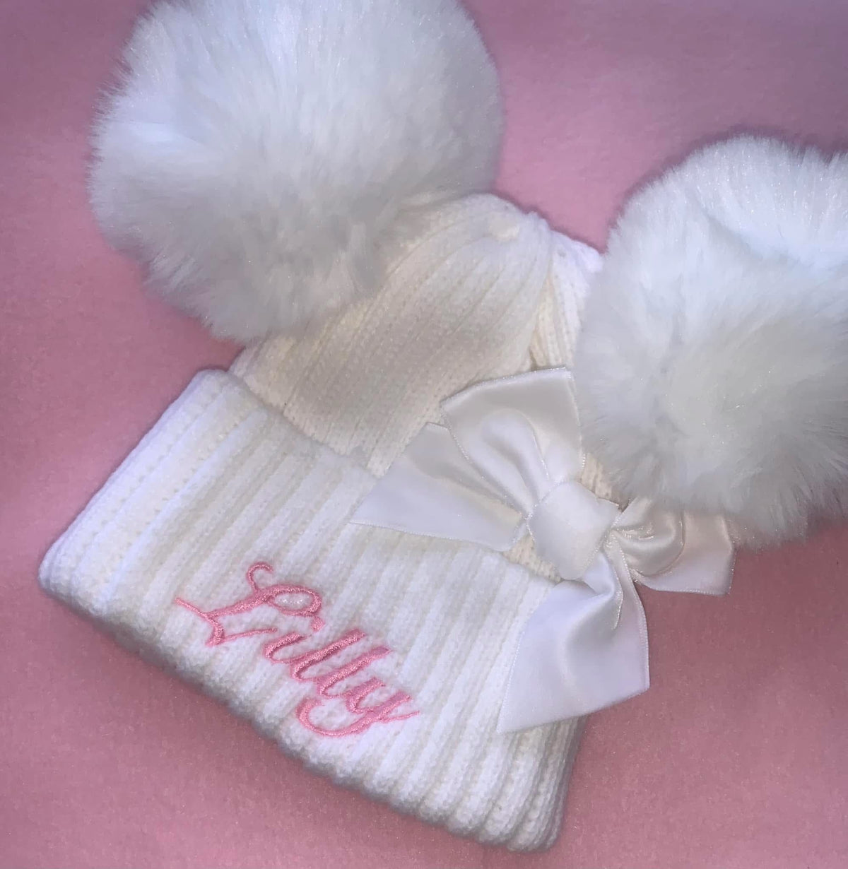 White pom hat with bow